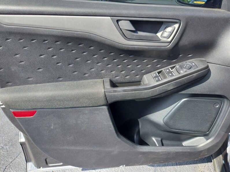 
								2020 Ford Escape S full									