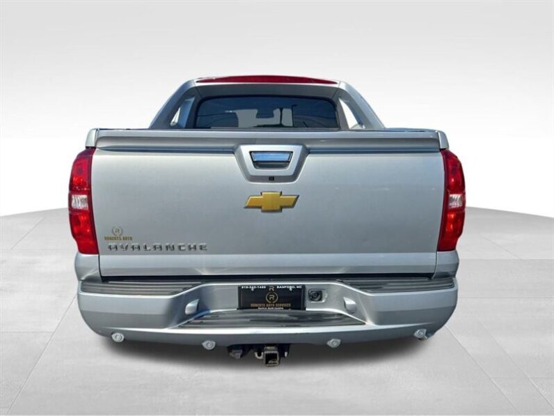 
								2013 Chevrolet Avalanche LT full									