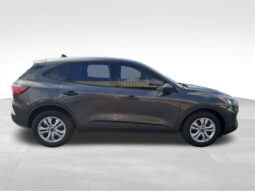 
										2020 Ford Escape S full									