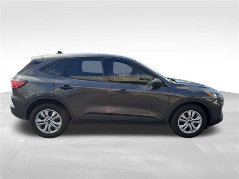 
								2020 Ford Escape S full									