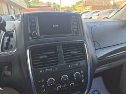
										2019 Dodge Grand Caravan SE full									