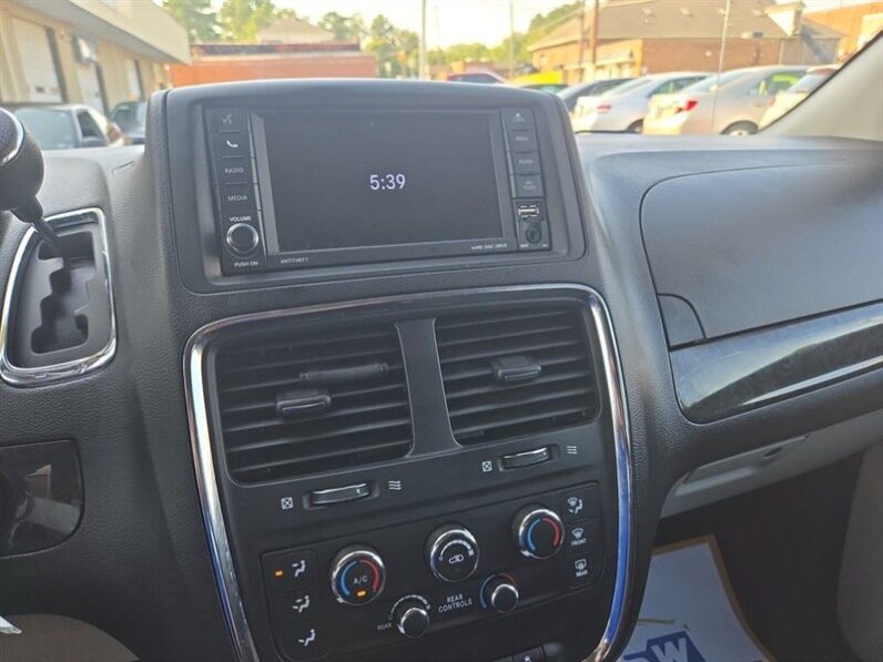 
								2019 Dodge Grand Caravan SE full									