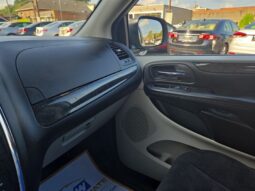 
										2019 Dodge Grand Caravan SE full									