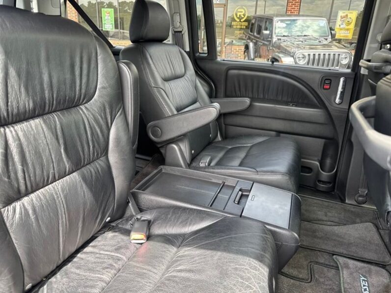 
								2005 Honda Odyssey Touring full									