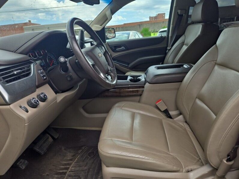 
								2017 Chevrolet Tahoe LT Z71 full									