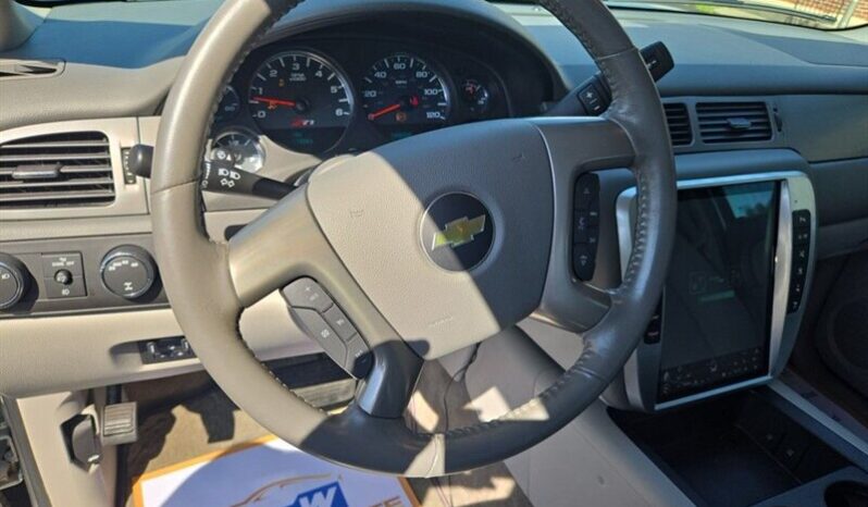 
								2013 Chevrolet Avalanche LT full									
