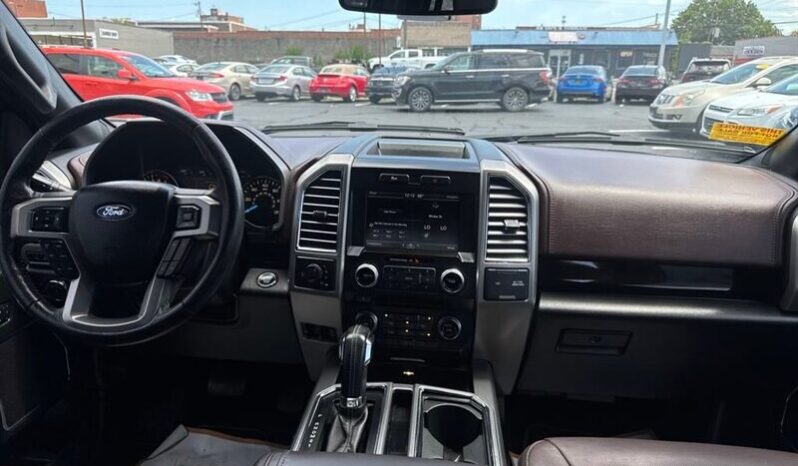 
								2015 Ford F-150 Platinum full									