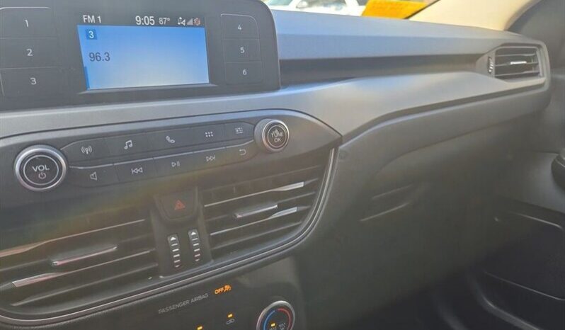 
								2020 Ford Escape S full									