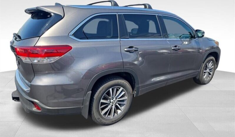 
								2017 Toyota Highlander XLE full									