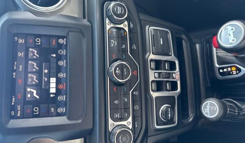 
								2018 Jeep Wrangler Unlimited Unlimited Sahara full									