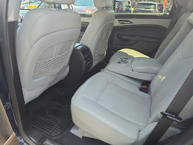 
								2016 Cadillac SRX Performance full									