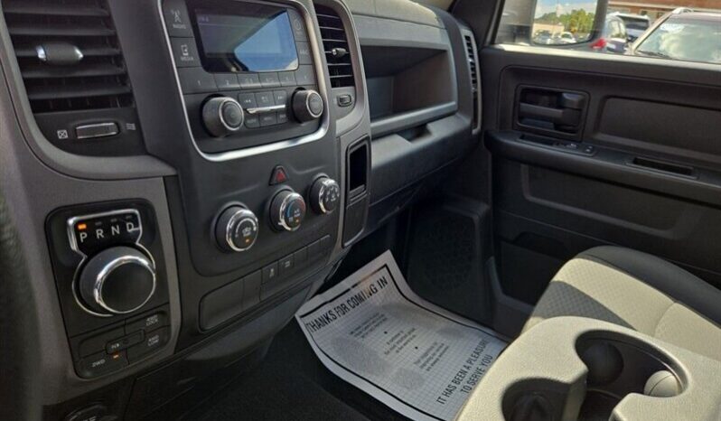 
								2019 RAM 1500 Classic Express full									