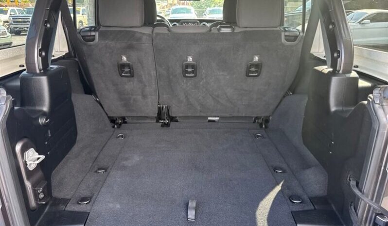 
								2018 Jeep Wrangler Unlimited Unlimited Sahara full									