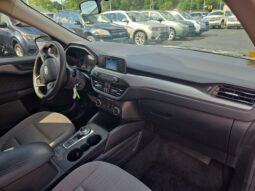 
										2020 Ford Escape S full									