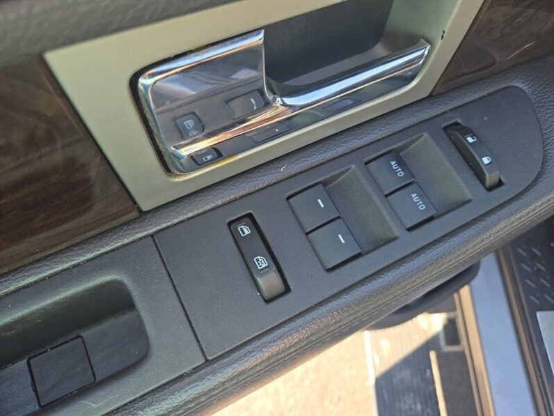 
								2014 Ford F-150 Platinum full									
