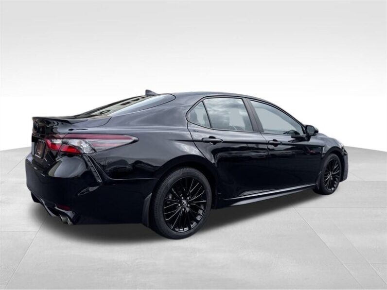
								2022 Toyota Camry SE Nightshade full									