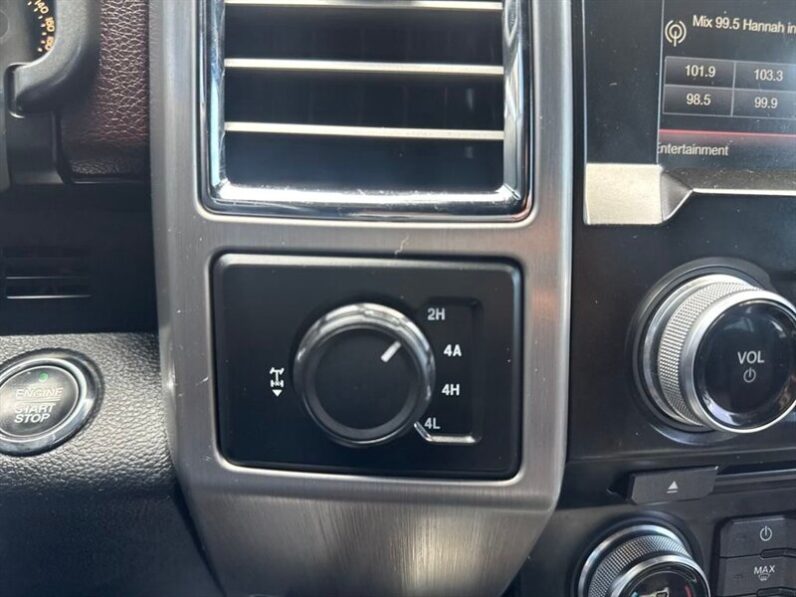 
								2015 Ford F-150 Platinum full									