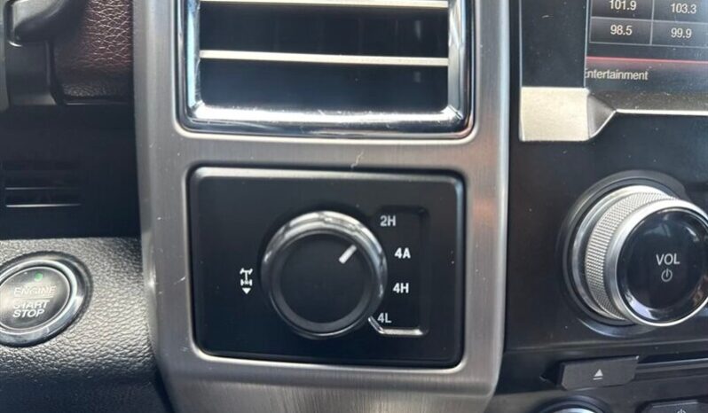 
								2015 Ford F-150 Platinum full									