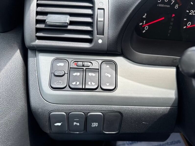 
								2005 Honda Odyssey Touring full									