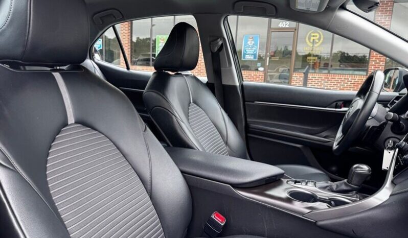 
								2022 Toyota Camry SE Nightshade full									