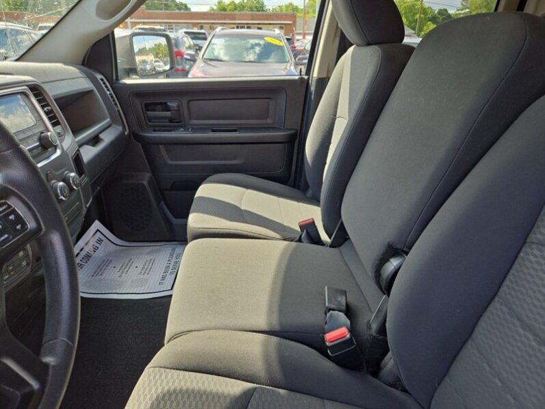 
								2019 RAM 1500 Classic Express full									