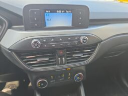 
										2020 Ford Escape S full									