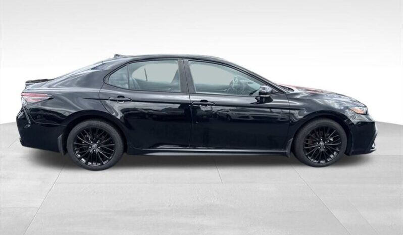 
								2022 Toyota Camry SE Nightshade full									