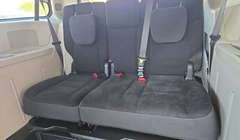 
								2019 Dodge Grand Caravan SE full									