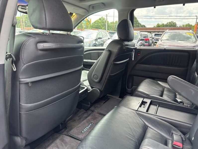 
								2005 Honda Odyssey Touring full									