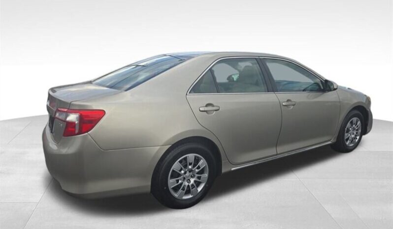 
								2013 Toyota Camry LE full									