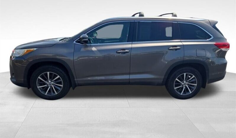 
								2017 Toyota Highlander XLE full									