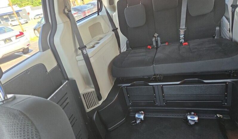 
								2019 Dodge Grand Caravan SE full									