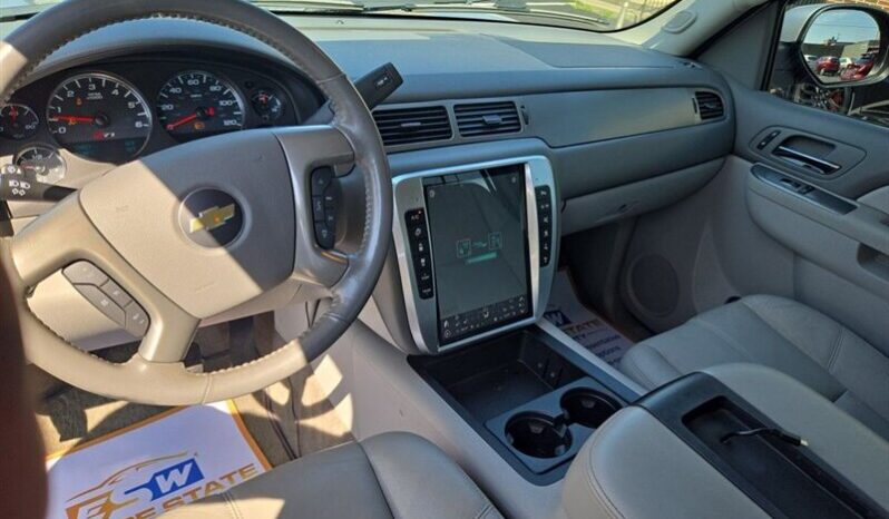 
								2013 Chevrolet Avalanche LT full									