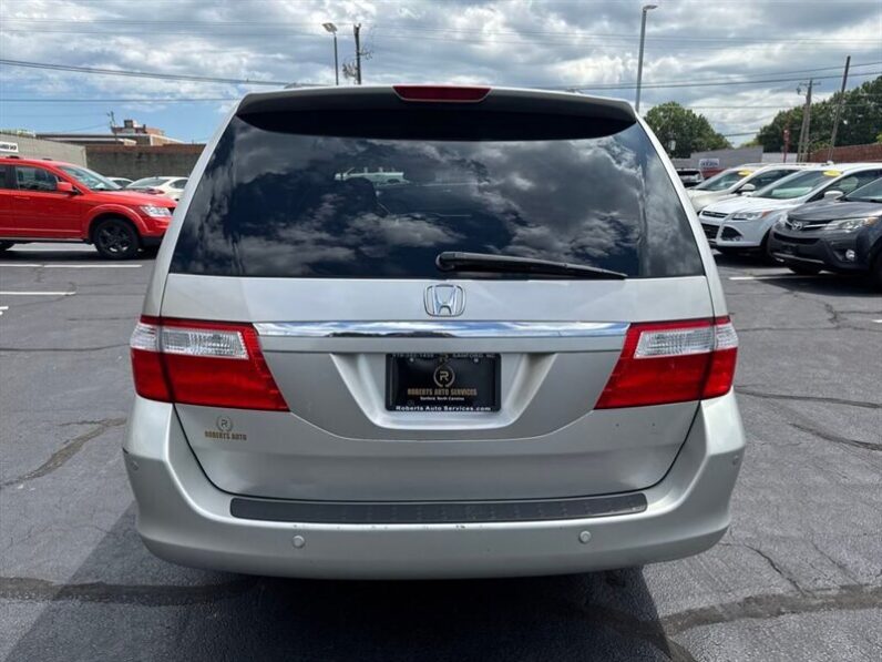 
								2005 Honda Odyssey Touring full									