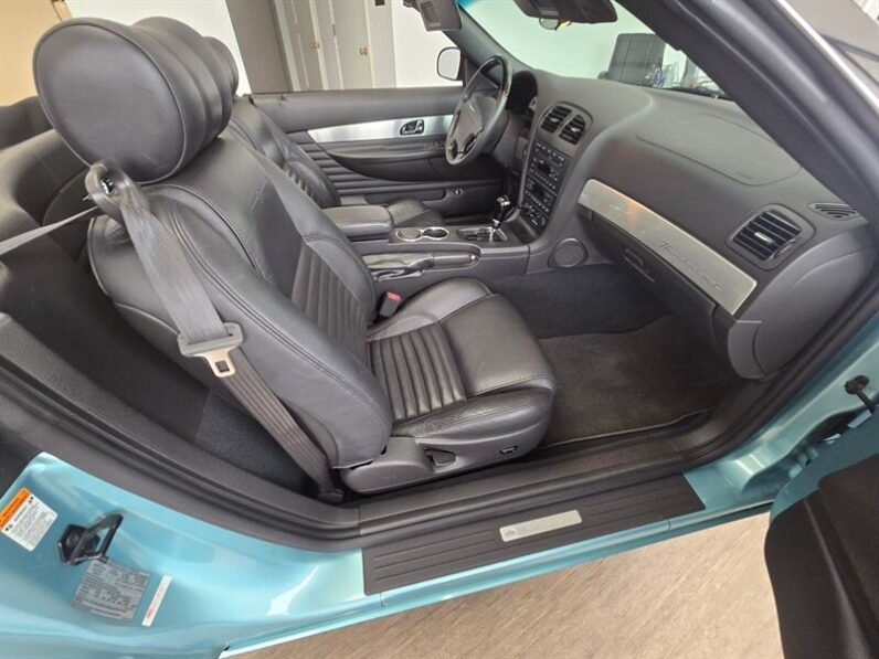 
								2002 Ford Thunderbird Base full									