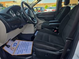 
										2019 Dodge Grand Caravan SE full									