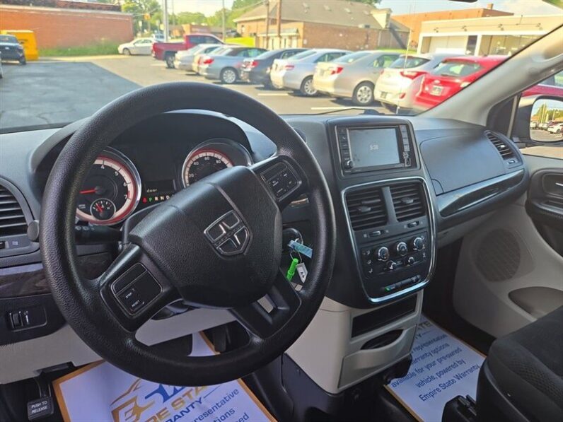 
								2019 Dodge Grand Caravan SE full									