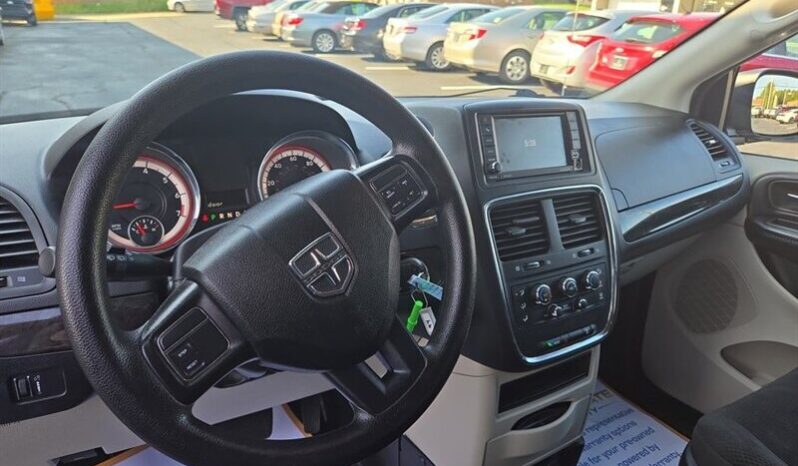 
								2019 Dodge Grand Caravan SE full									