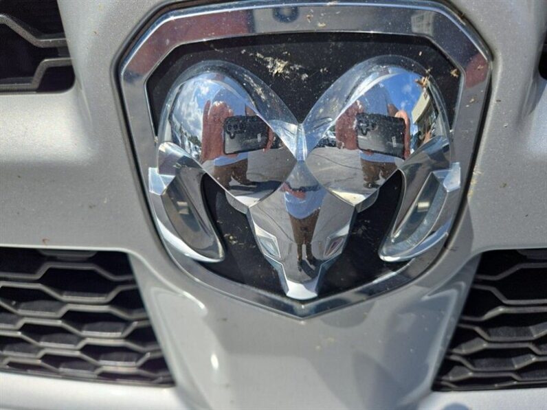 
								2019 RAM 1500 Classic Express full									