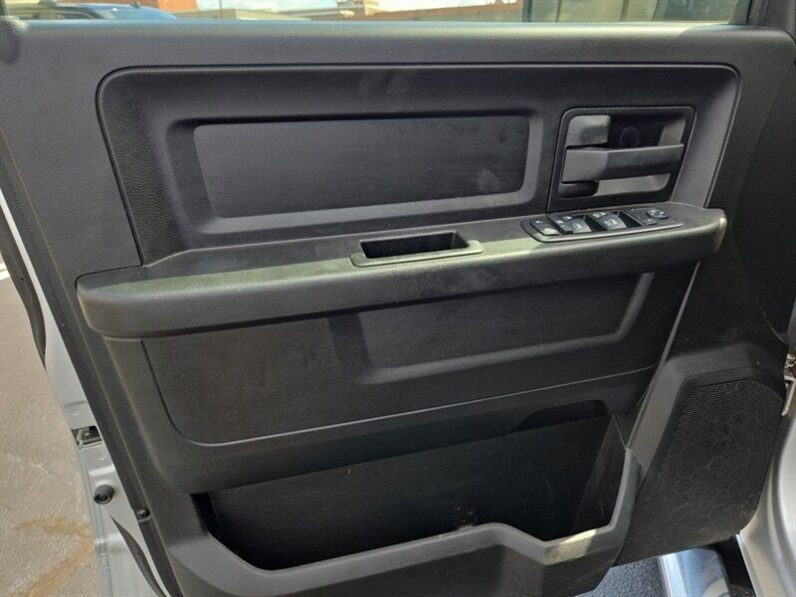 
								2019 RAM 1500 Classic Express full									