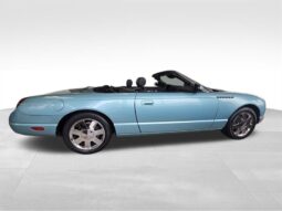 
										2002 Ford Thunderbird Base full									