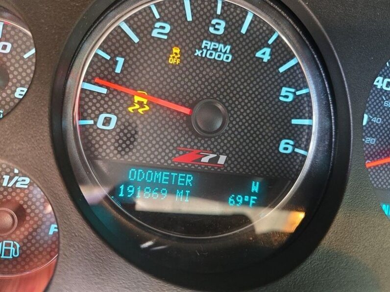 
								2013 Chevrolet Avalanche LT full									