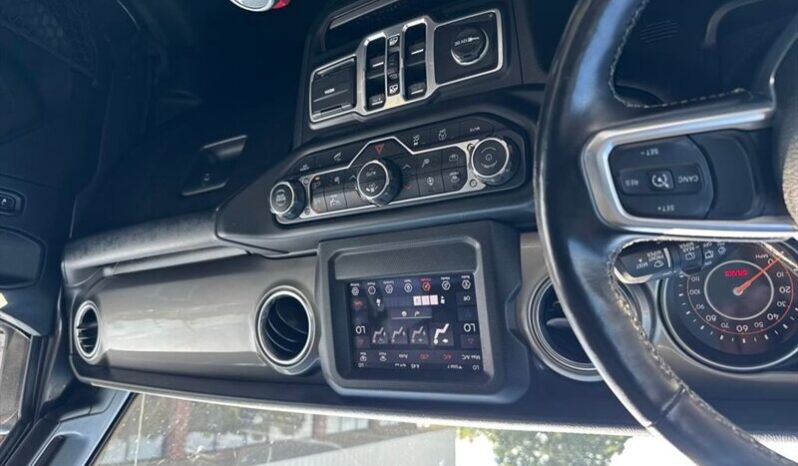 
								2018 Jeep Wrangler Unlimited Unlimited Sahara full									