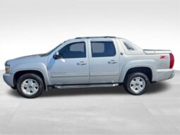 
										2013 Chevrolet Avalanche LT full									