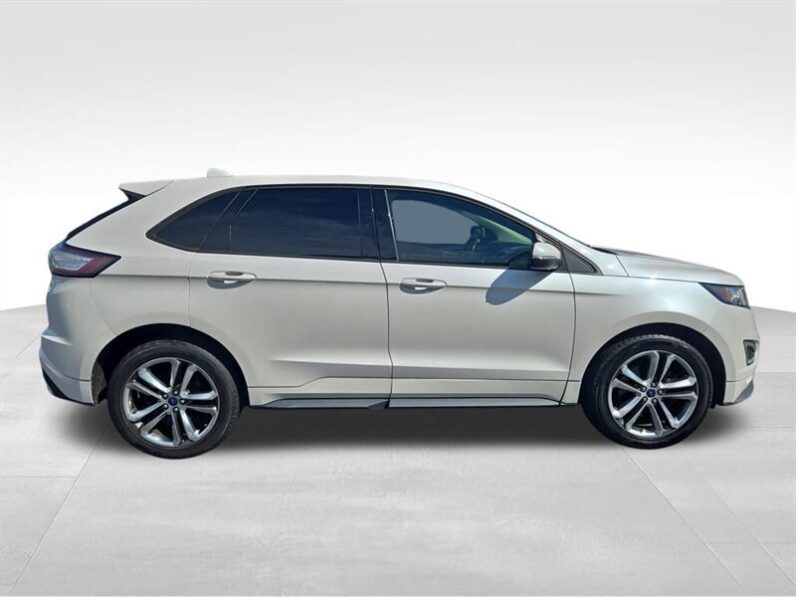
								2016 Ford Edge Sport full									