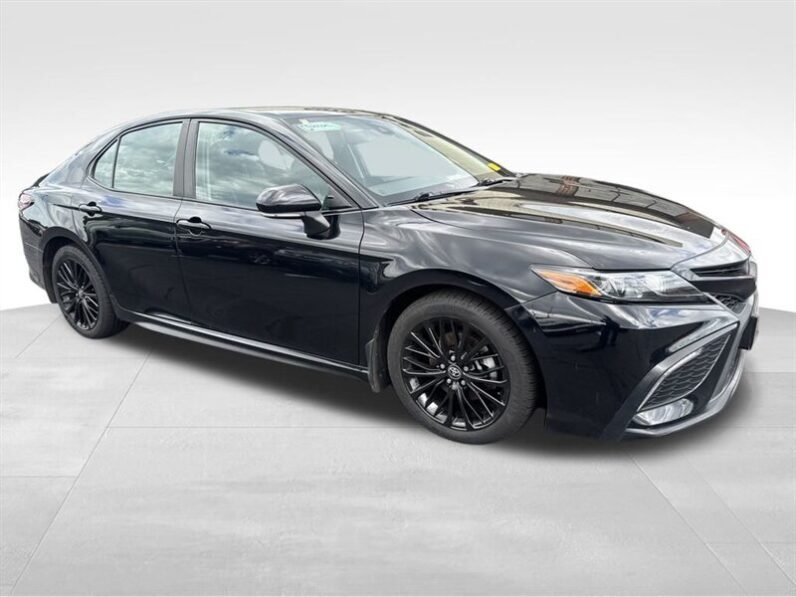 
								2022 Toyota Camry SE Nightshade full									
