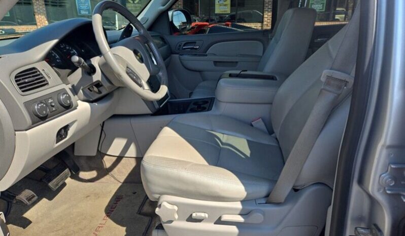 
								2013 Chevrolet Avalanche LT full									