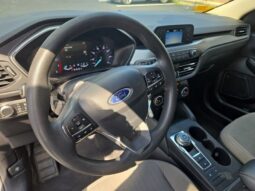 
										2020 Ford Escape S full									
