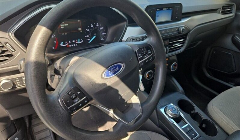 
								2020 Ford Escape S full									