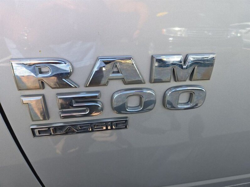
								2019 RAM 1500 Classic Express full									